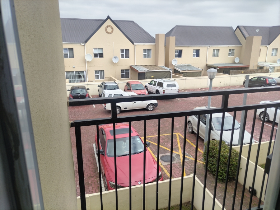 To Let 2 Bedroom Property for Rent in Whispering Pines Western Cape
